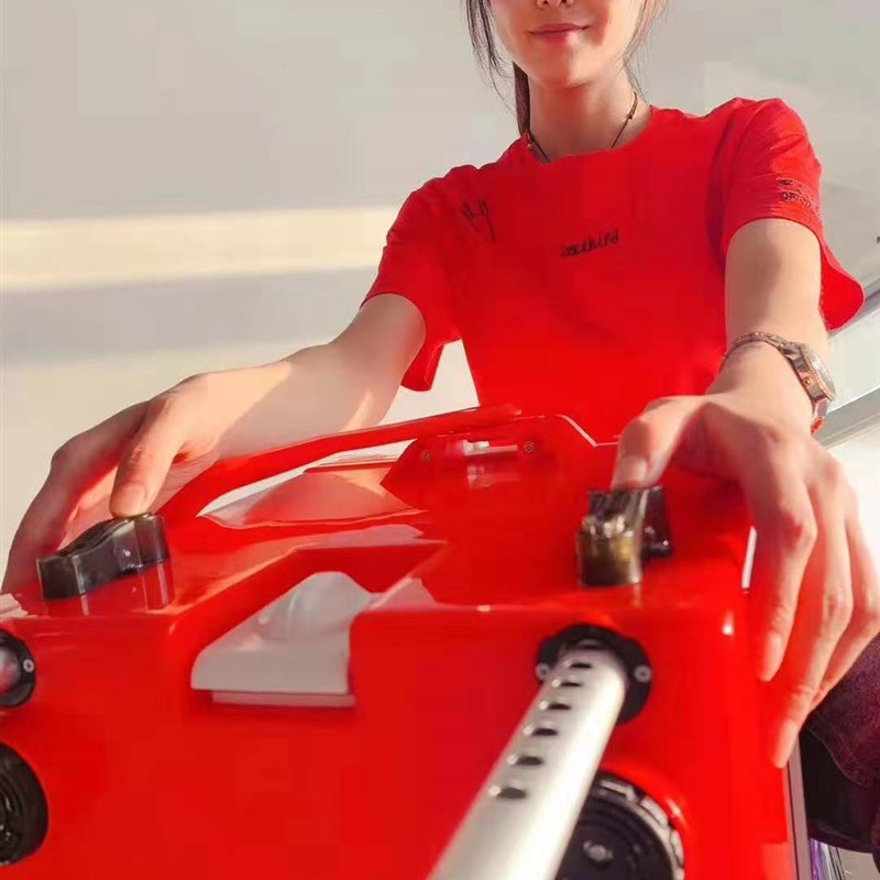 Red lift-footer
